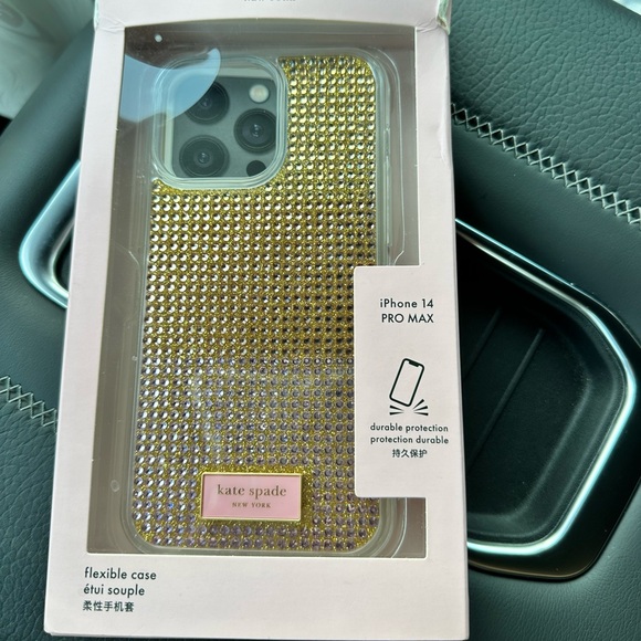 iPhone 14 Pro Max Kate Spade case used once but I change my phone - Picture 2 of 4